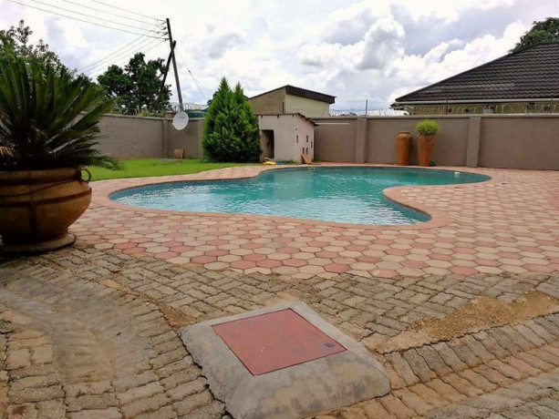 2-bed-2-bath-fully-furnished-flat-in-chudleigh-big-4