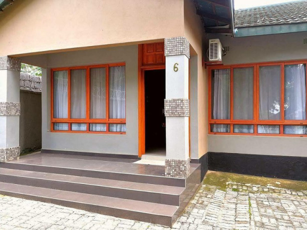 2-bed-2-bath-fully-furnished-flat-in-chudleigh-big-1
