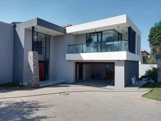 4 Bedroom House For Sale In Roma