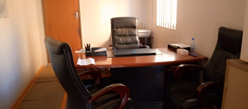 office-space-for-sale-in-rhodespark-big-0