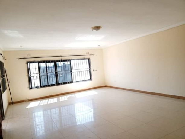 3-bedroom-flat-for-rent-in-chalala-big-7