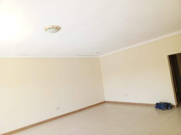 3-bedroom-flat-for-rent-in-chalala-big-3
