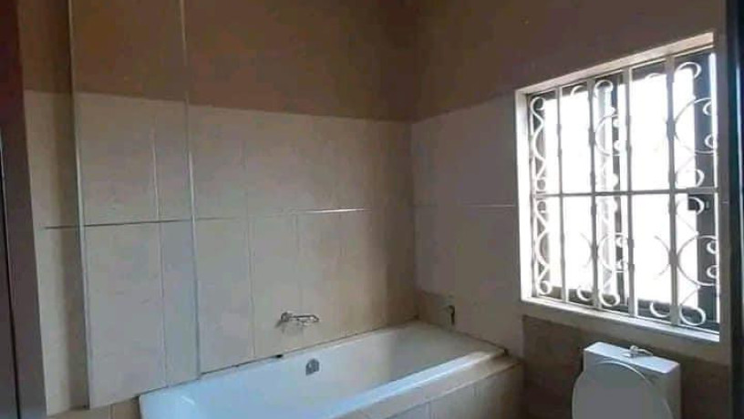 3-bedroom-flat-for-rent-in-makeni-big-5