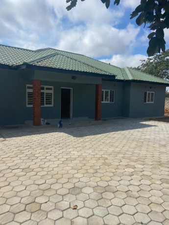 3-bedroom-flat-for-rent-in-lilayi-big-0