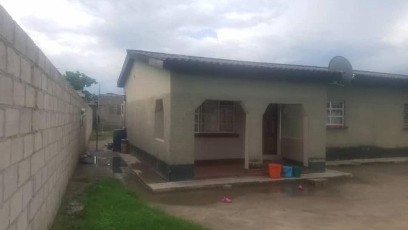 prime-property-for-sale-in-makeni-east-big-9