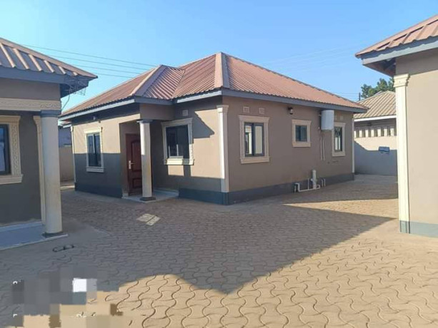 3-bedroom-flat-for-rent-in-chalala-big-1