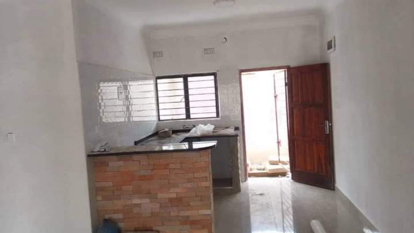 2-bedroom-flat-for-rent-in-chalala-big-4