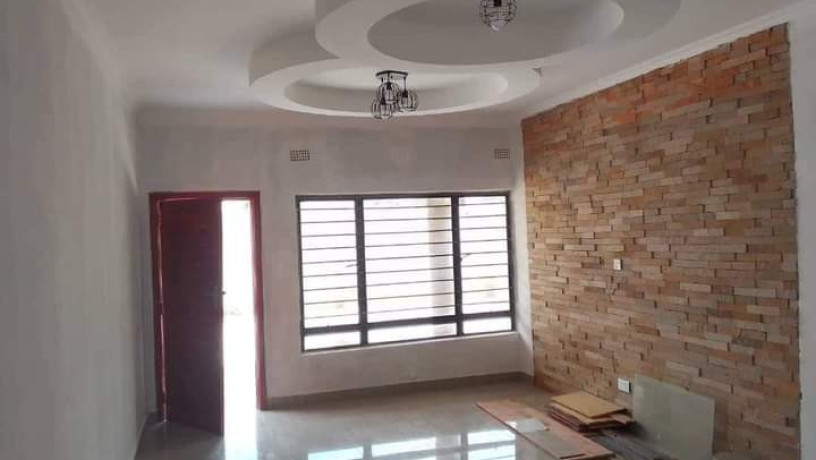 2-bedroom-flat-for-rent-in-chalala-big-7