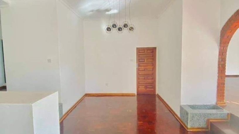 6-bedroom-flat-for-rent-in-kabulonga-big-5