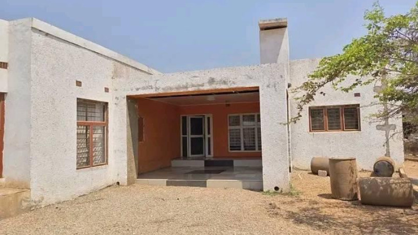 4-bedroom-house-for-sale-in-lilayi-big-3