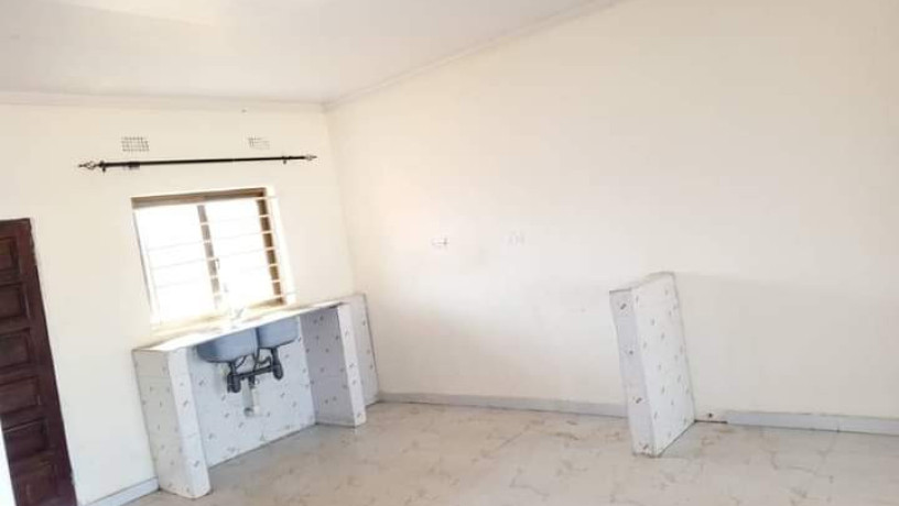 2-bedroom-flat-for-rent-in-chalala-big-7