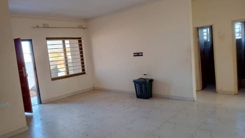 2-bedroom-flat-for-rent-in-chalala-big-4