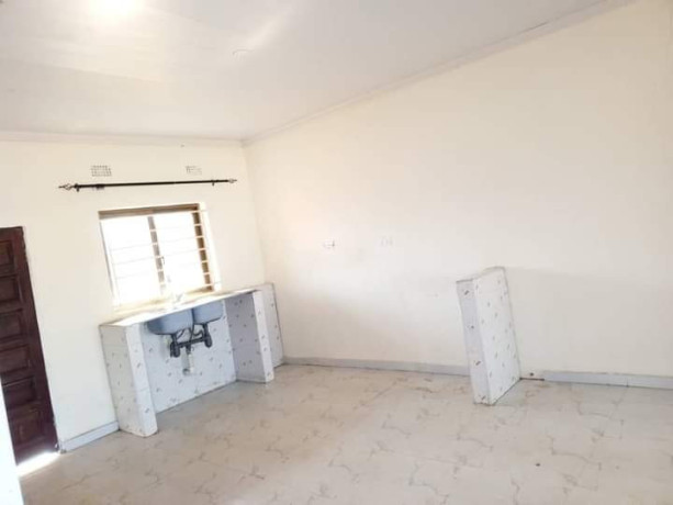2-bedroom-flat-for-rent-in-chalala-big-7