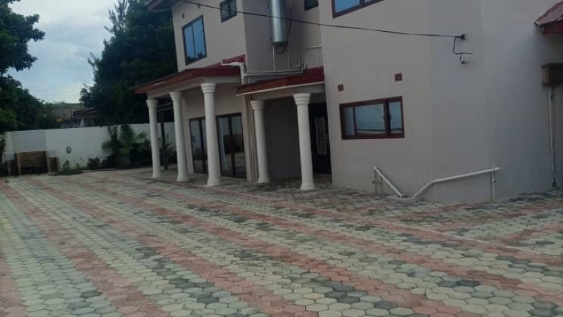 7-bedroom-house-for-rent-in-ibex-hill-big-0