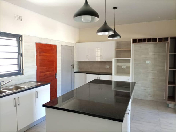 3-bedroom-house-for-sale-in-silverest-big-2