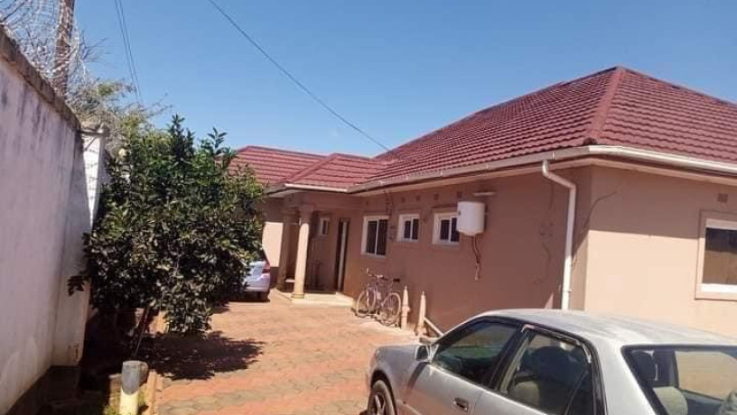 4-bedroom-house-for-sale-in-lilayi-big-2