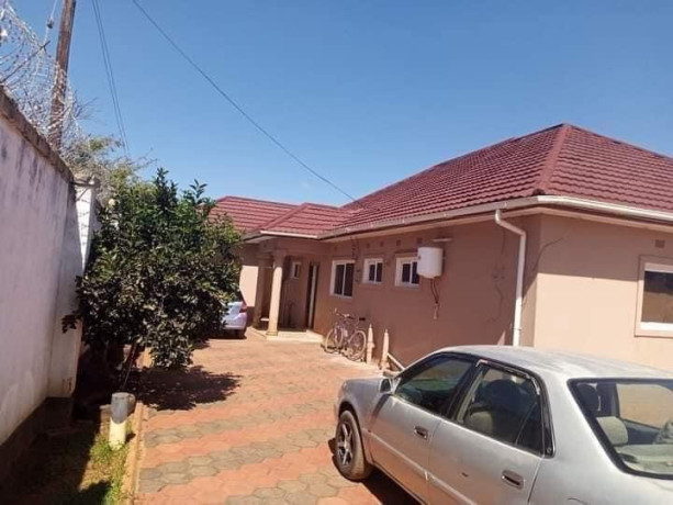 4-bedroom-house-for-sale-in-lilayi-big-2
