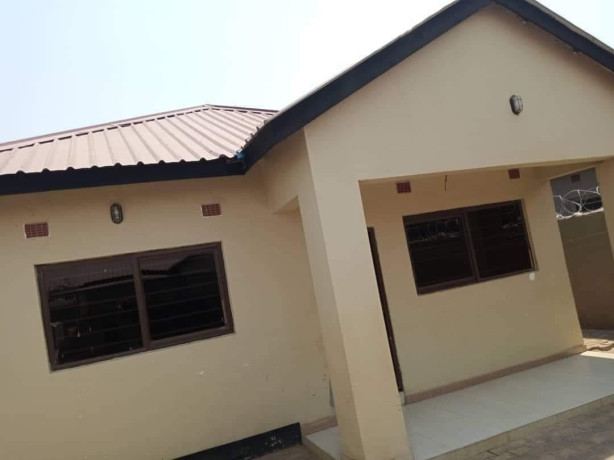 3-bedroom-flat-for-sale-in-chalala-big-4