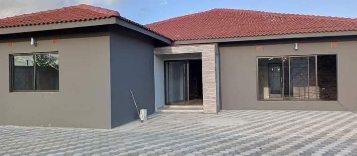 4-bedroom-house-for-sale-in-new-kasama-big-4