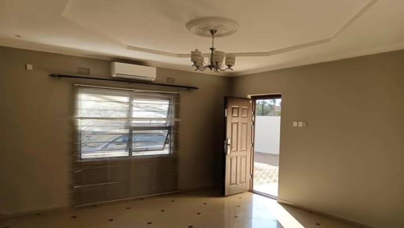 2-bedroom-flat-for-rent-in-chalala-big-5