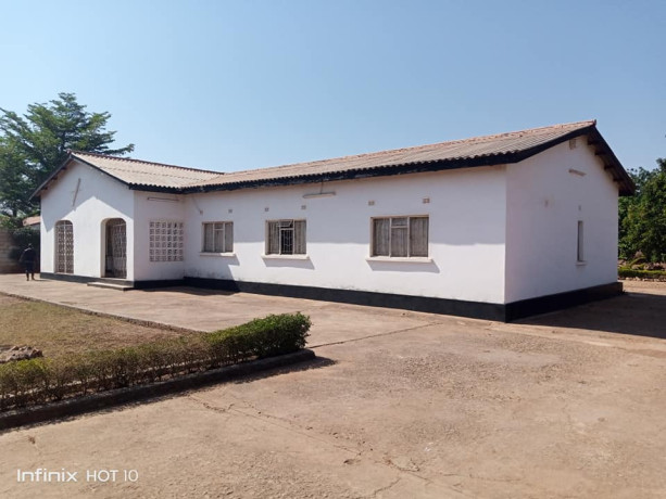 4-bedroom-standalone-house-for-sale-in-woodlands-extension-big-3