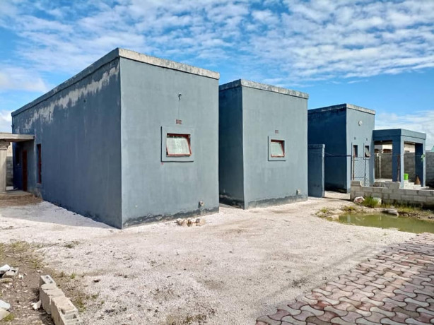 2-1-bedroom-flats-for-sale-in-garden-house-big-0