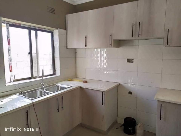 newly-built-3-bedroom-house-in-lilayi-estate-big-3
