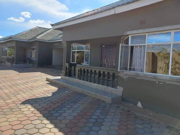 2x3-bedroom-flats-for-sale-in-meanwood-vorna-valley-big-1