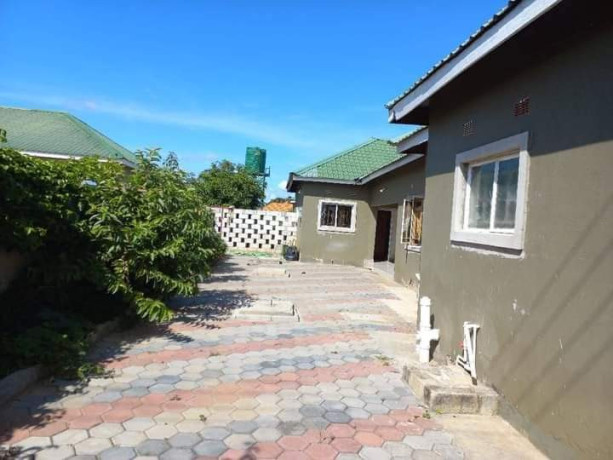 2x3-bedroom-flats-for-sale-in-meanwood-vorna-valley-big-2