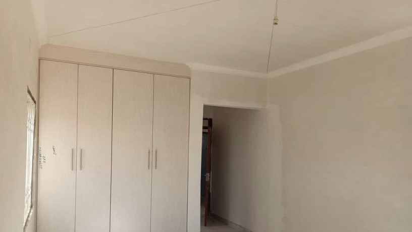 2-bedroom-flat-for-rent-in-chalala-big-5