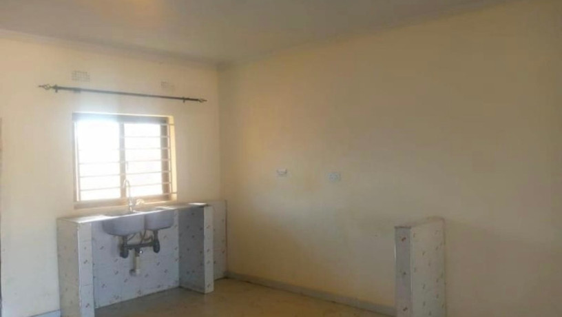 2-bedroom-flat-for-rent-in-chalala-big-3