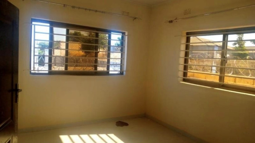 2-bedroom-flat-for-rent-in-chalala-big-2