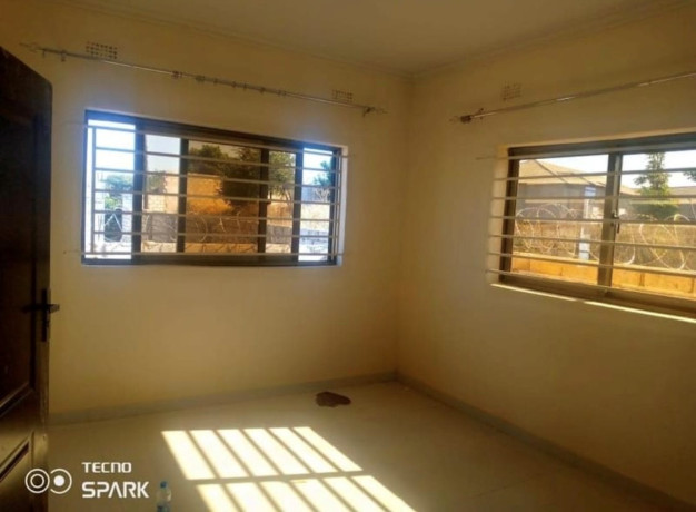 2-bedroom-flat-for-rent-in-chalala-big-2