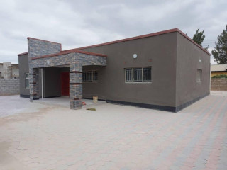 3 Bedroom House For Sale In Meanwood Ndeke