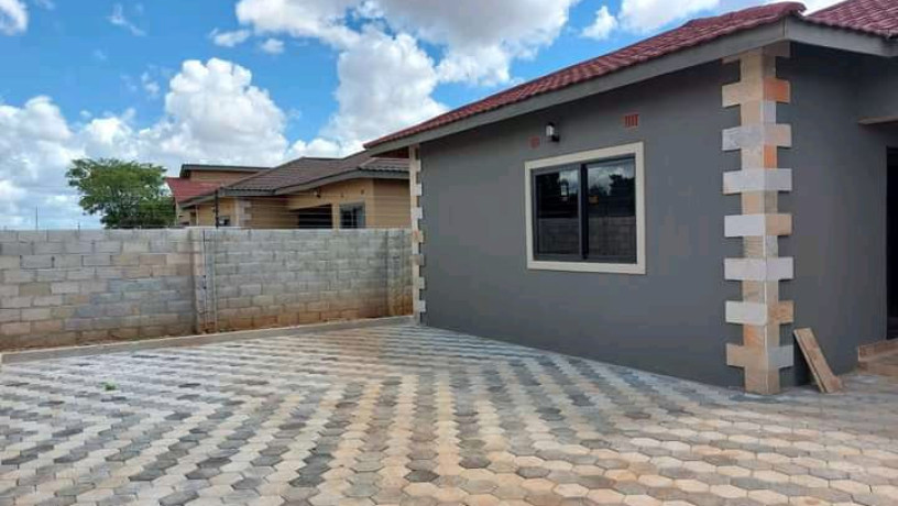 4-bedroom-house-for-sale-in-new-kasama-big-1