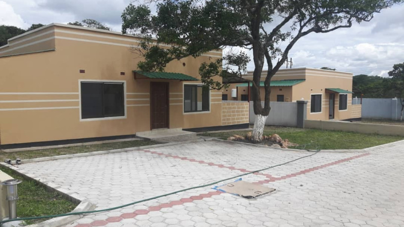 neat-three-bedroom-flats-for-sale-in-ibex-hill-big-2