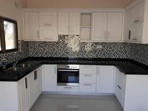 neat-three-bedroom-flats-for-sale-in-ibex-hill-big-5