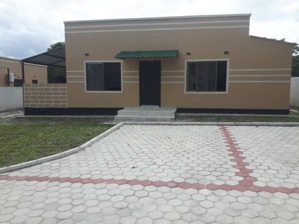 neat-three-bedroom-flats-for-sale-in-ibex-hill-big-4