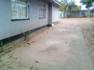 3 Bedroom House For Sale In Avondale