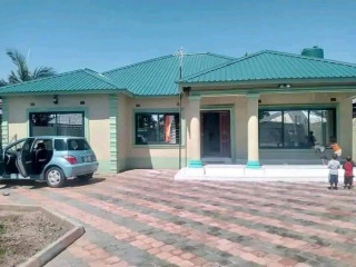 3 Bedroom House For Rent In Salama Park