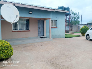 Spacious 2 Bedroom Flat in Woodlands Chalala