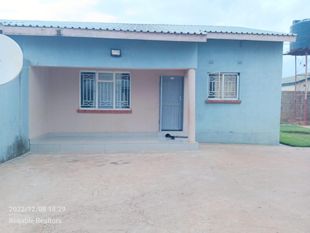 spacious-2-bedroom-flat-in-woodlands-chalala-big-1