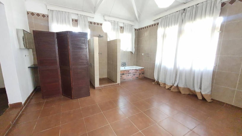 3-bedroom-house-for-sale-in-roma-big-9