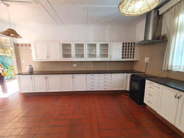 3-bedroom-house-for-sale-in-roma-big-4