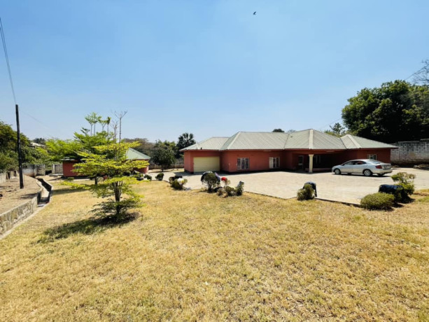 4-bedroom-house-for-sale-in-roma-big-0