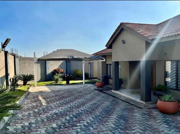 4-bedroom-house-for-rent-in-roma-park-big-8