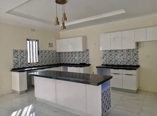 1-bedroom-flats-for-rent-in-ibex-meanwood-big-0