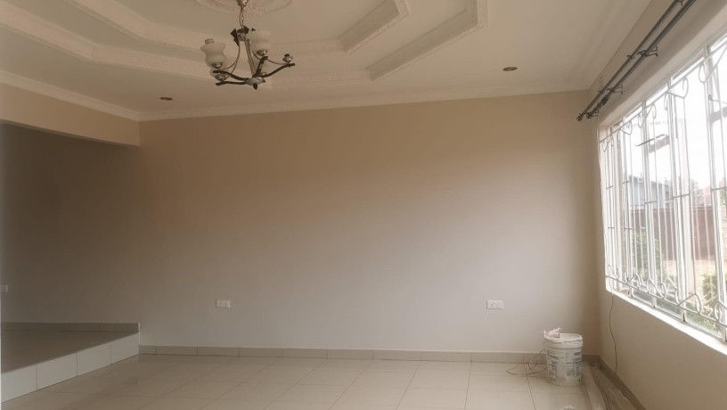 3-bedroom-flat-for-rent-in-chalala-big-9