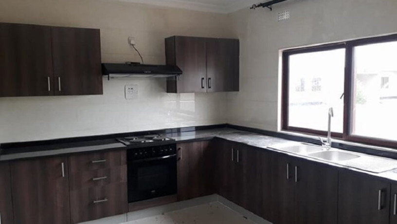 beautifully-newly-built-3-bedrooms-flat-in-woodlands-chalala-big-2