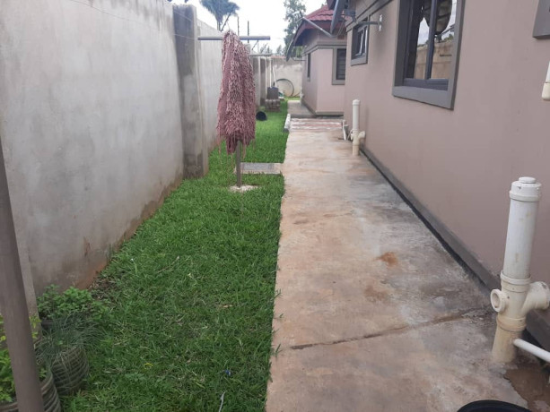complex-of-4-flats-for-sale-in-avondale-big-8